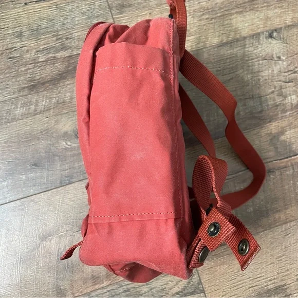 Fjallraven Kanken mini backpack - Picture 15 of 16